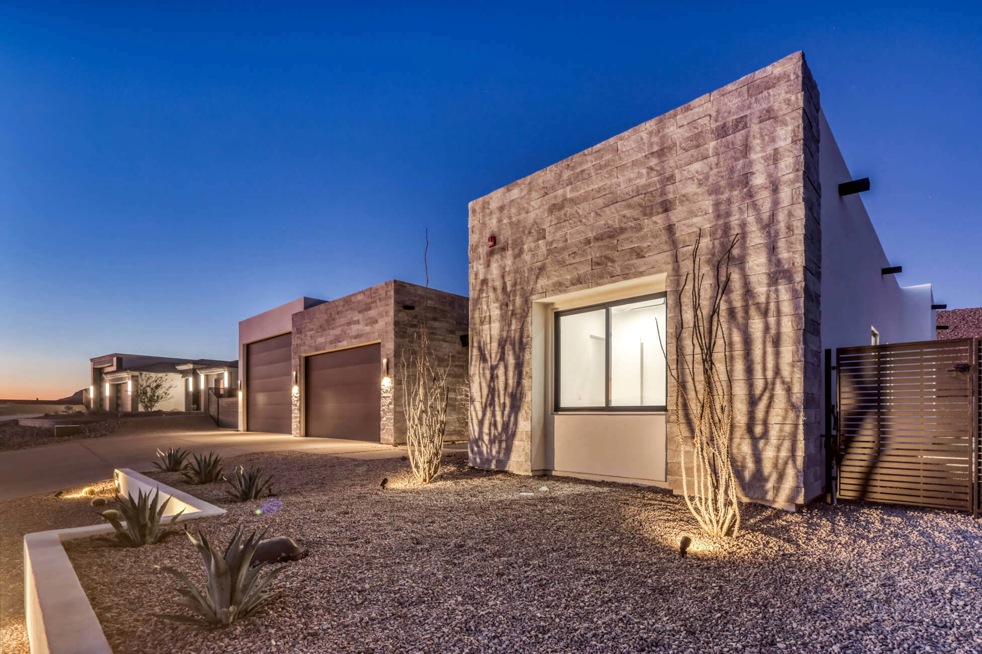 6299AviendaDeLasColinasEvening_04