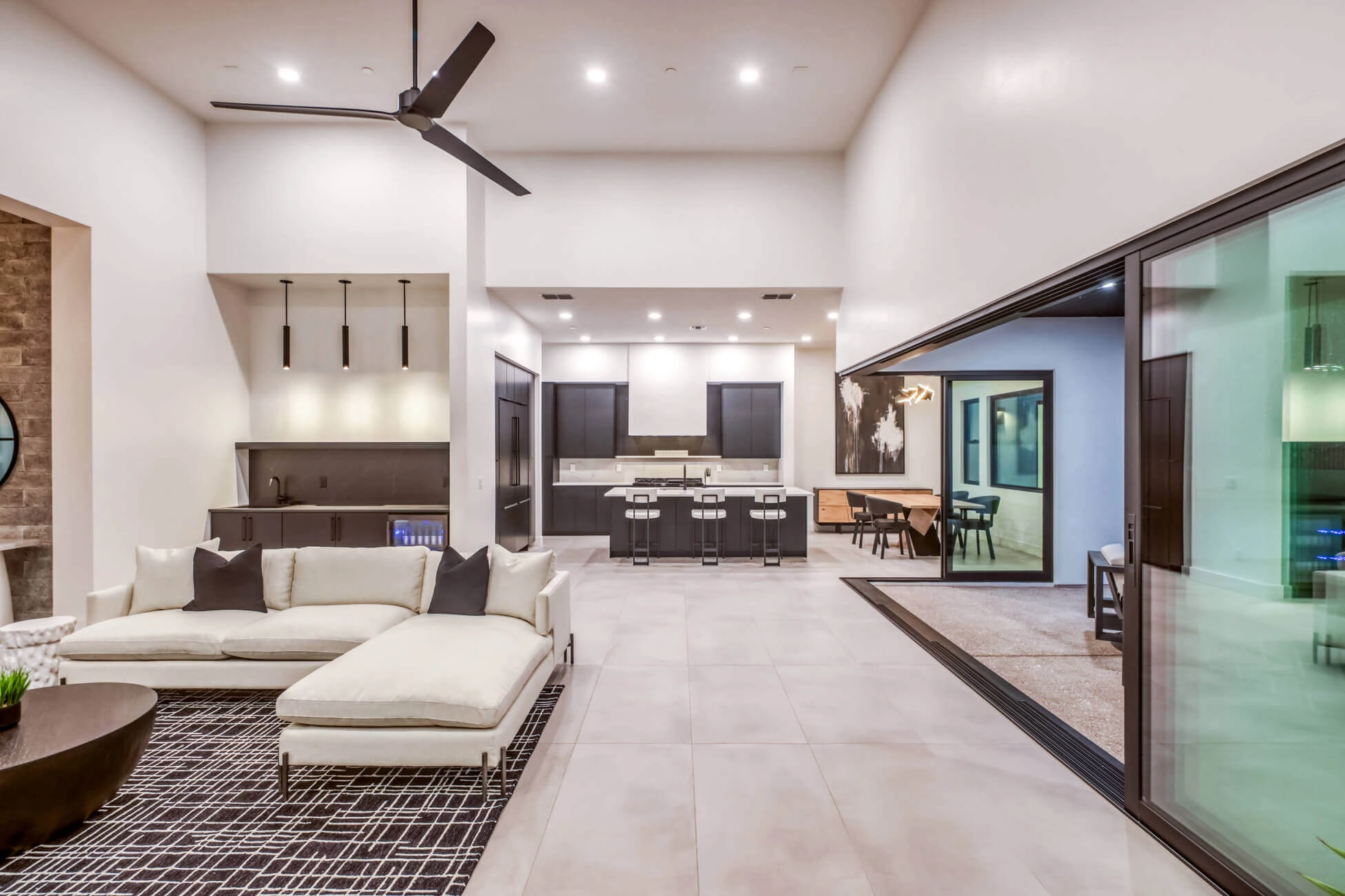 6299AviendaDeLasColinasEvening_11