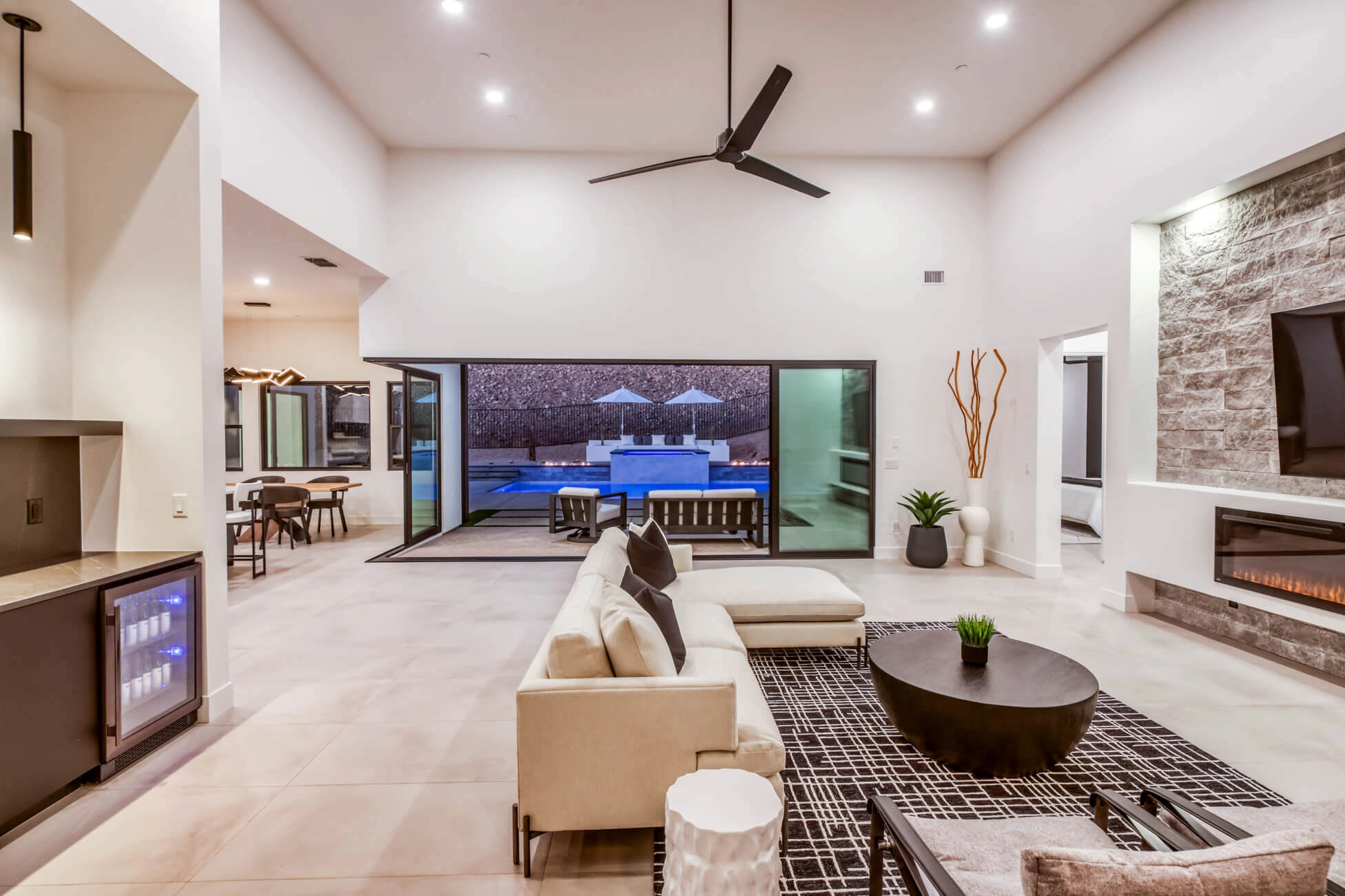 6299AviendaDeLasColinasEvening_21