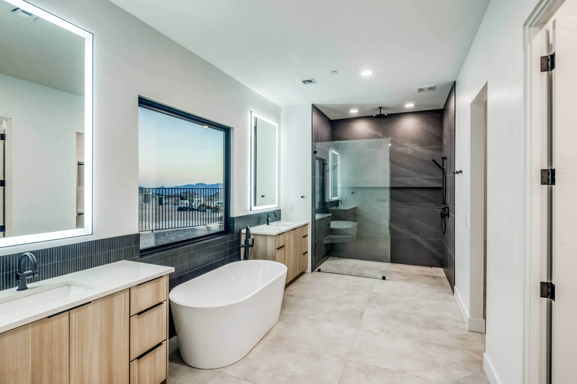 6299AviendaDeLasColinasEvening_30