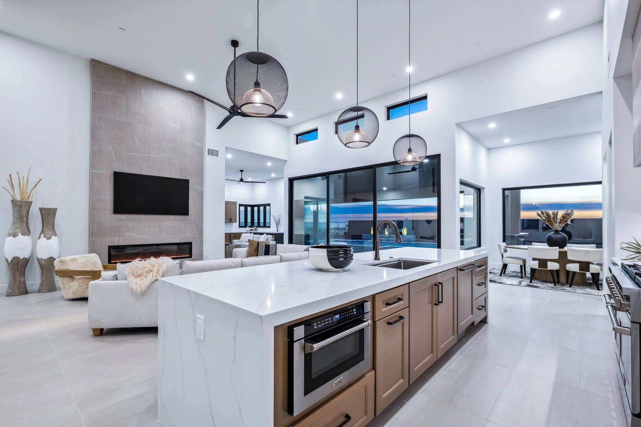 ROLLING STONE, LHC, AZ-025