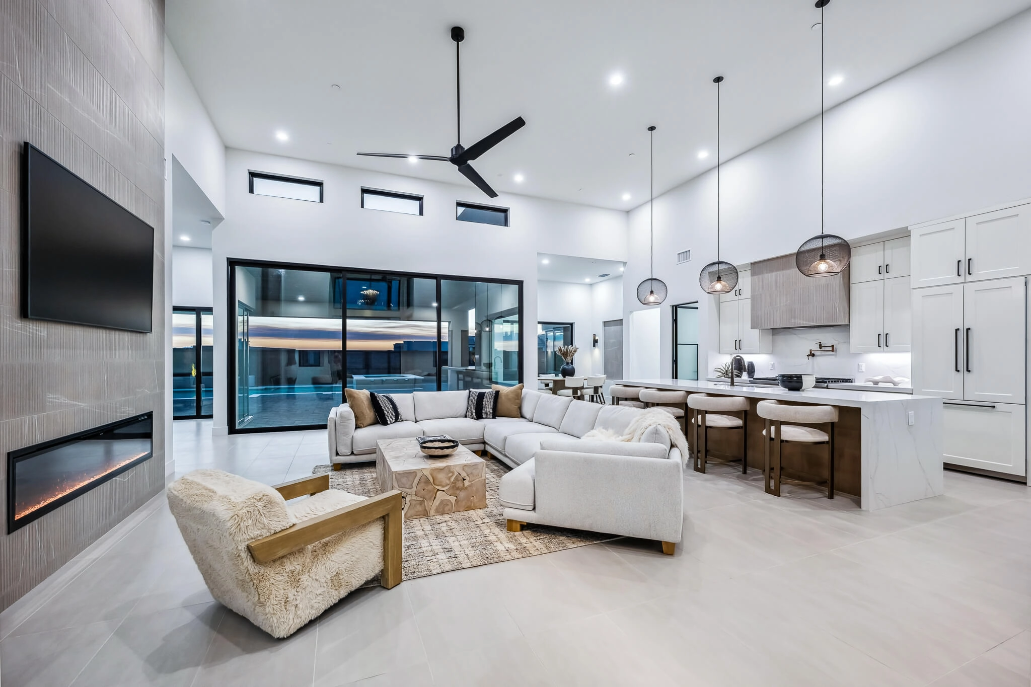 ROLLING STONE, LHC, AZ-028