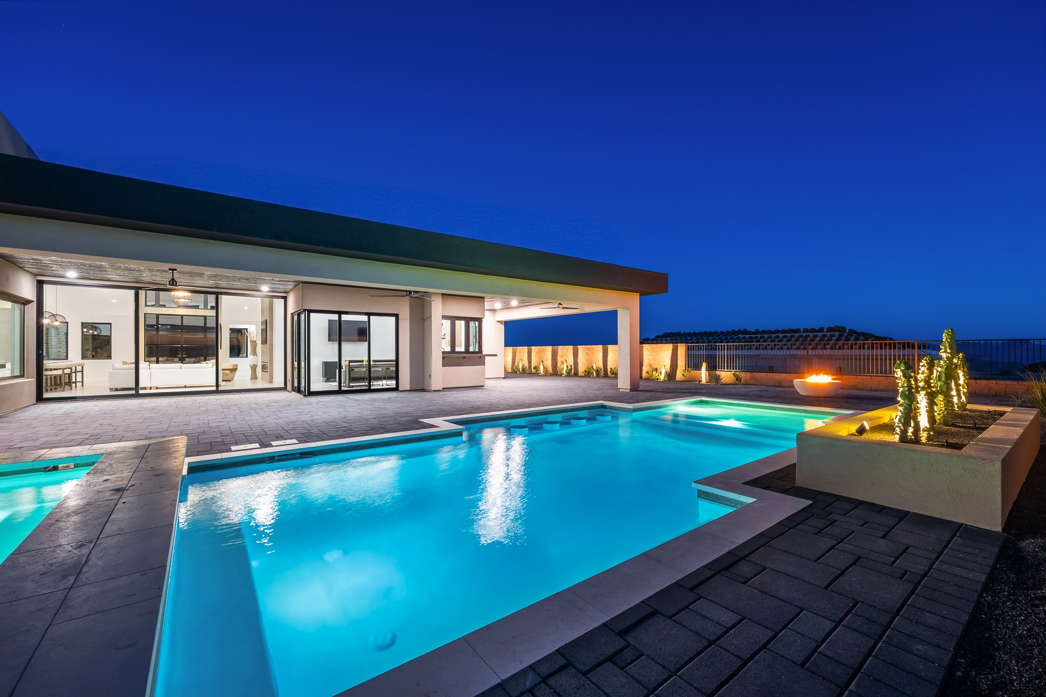 ROLLING STONE, LHC, AZ-109